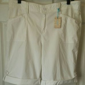 Caribbean  Joe, Wht shorts. Women.